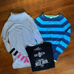 3 Piece Bundle Vintage American Eagle Sweaters T-Shirt Size X-Small